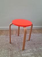 IKEA frosta kruk oranje, Huis en Inrichting, Krukjes, Ophalen, Zo goed als nieuw, Hout