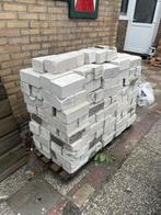 Kalkzandstenen. 21.2x10x8, Doe-het-zelf en Verbouw, Metselstenen, Ophalen, Zo goed als nieuw, Bakstenen