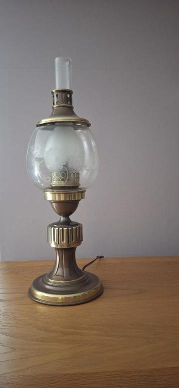 Prachtige vintage lamp beschikbaar voor biedingen