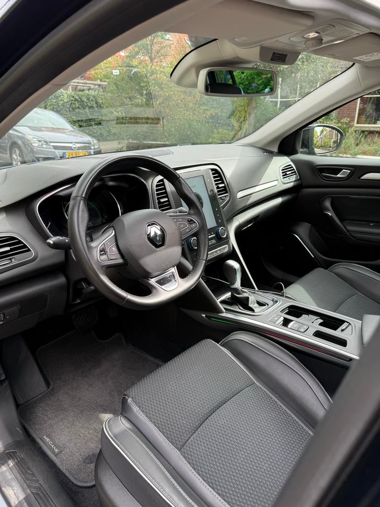 Renault MEGANE 1.3 TCe Limited Automaat|Keyless|Carplay|Pano, 15 km/l, Zwart, 4 cilinders, 1290 kg