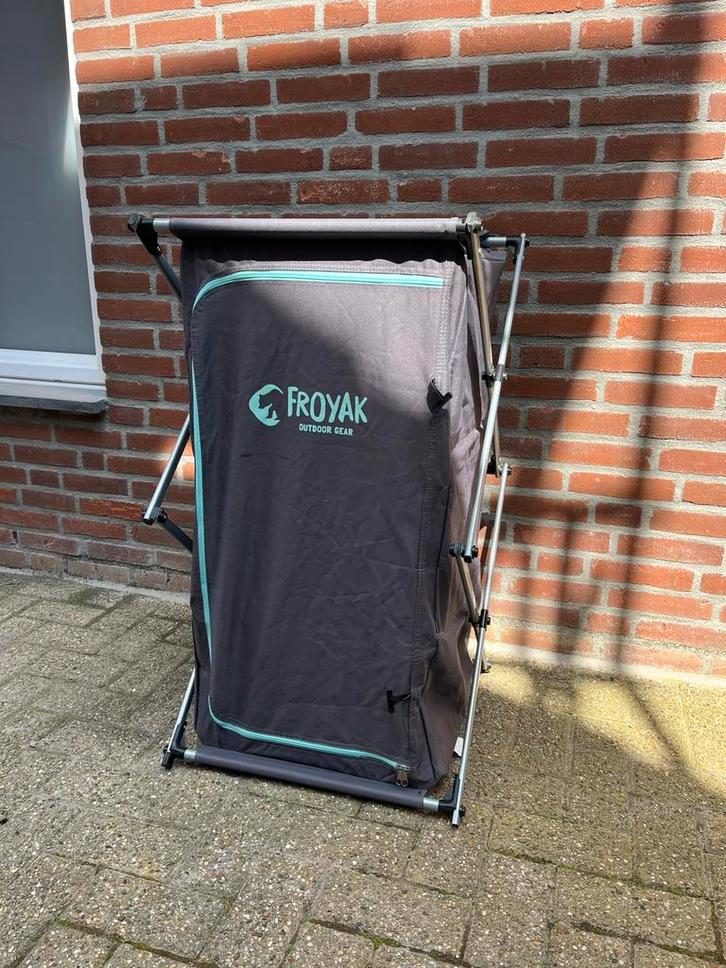 Campingkast Froyak donkerblauw, Caravans en Kamperen, Kampeermeubelen, Gebruikt, Campingkast, Ophalen of Verzenden