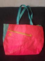 2 strandtassen + Koeltas, Ophalen, 30 cm of meer