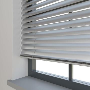 Nieuw jaloezie 3.70x1.80 beschikbaar voor biedingen