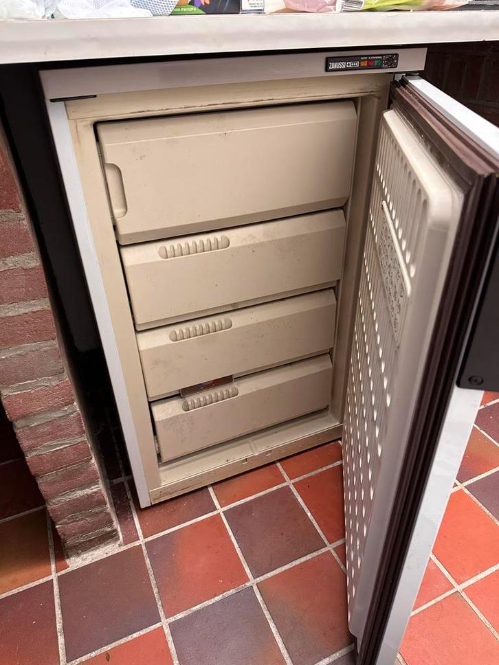 Zanussi Inbouw Vrieskast met Lades, Witgoed en Apparatuur, Vriezers en Diepvrieskisten, Gebruikt, Inbouw, Vrieskast, 85 tot 120 cm