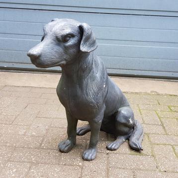 Groot antiek gietijzeren beeld van een jachthond hond  beschikbaar voor biedingen