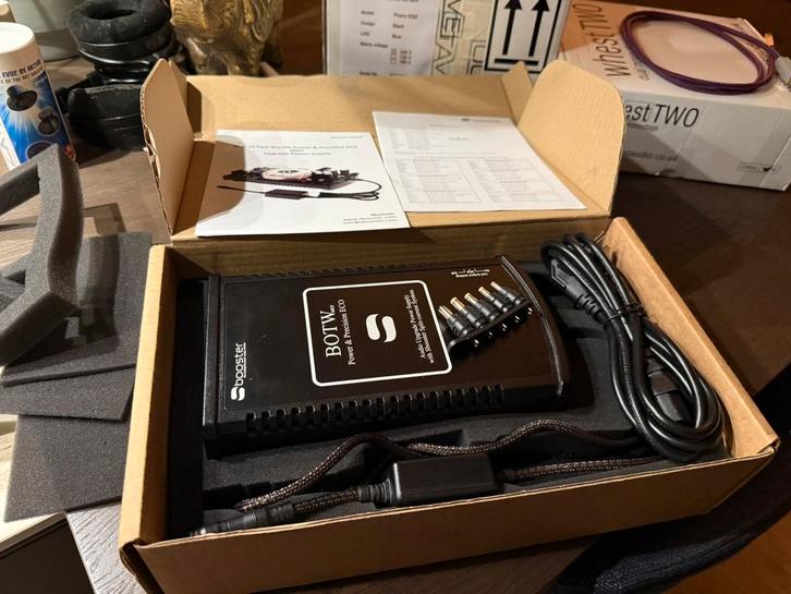 S-booster mk2. 24v, Audio, Tv en Foto, Audiokabels en Televisiekabels, Zo goed als nieuw, Overige kabels, Minder dan 2 meter, Ophalen of Verzenden