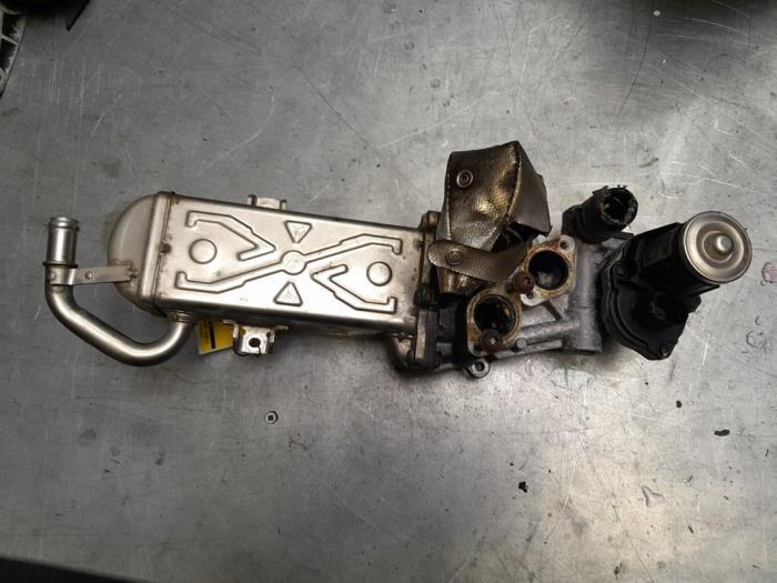 EGR koeler van een Volkswagen Passat, Auto-onderdelen, Uitlaatsystemen, Volkswagen, Gebruikt, 3 maanden garantie, Ophalen of Verzenden