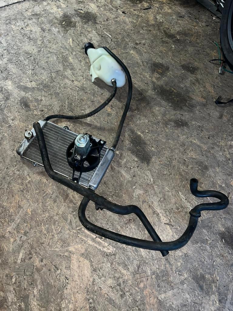 Gilera runner 180 radiateur systeem compleet, Motoren, Ophalen of Verzenden