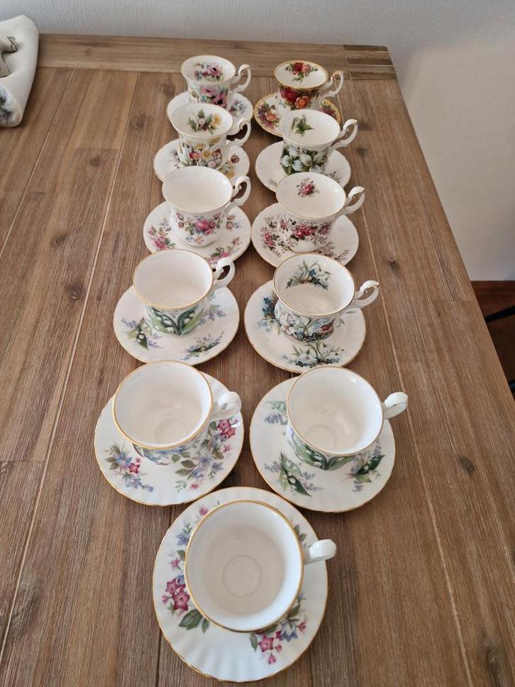 Engels theeservies 11x Royal Albert kop en schotels, Antiek en Kunst, Antiek | Servies compleet, Ophalen of Verzenden