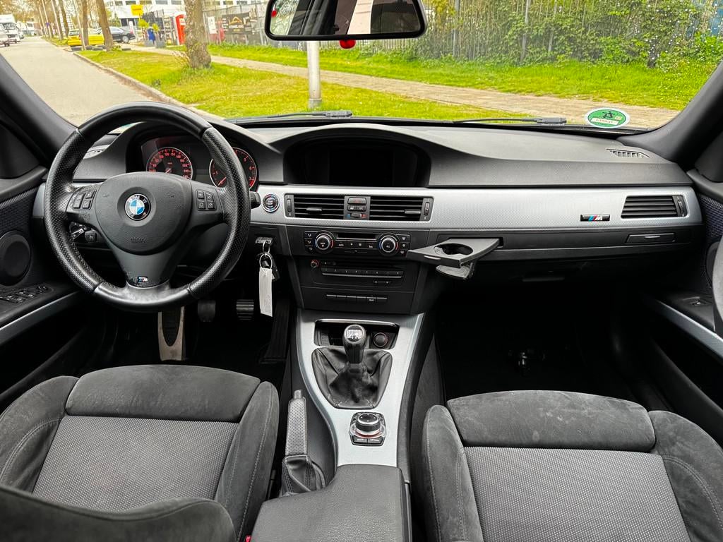 BMW 3-serie Touring 320i Sport M PAKKET|ALCANTARA|NAVI|6BAK|, Keurmerk '100% Onderhouden', Achterwielaandrijving, 4 cilinders