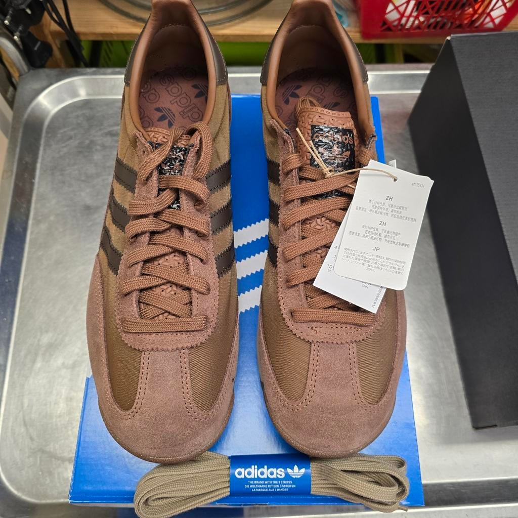 Nieuw in doos Adidas heren schoenen, mt 44 2/3, mt 10,5 (US), Bruin, Nieuw, Ophalen of Verzenden, Sneakers of Gympen