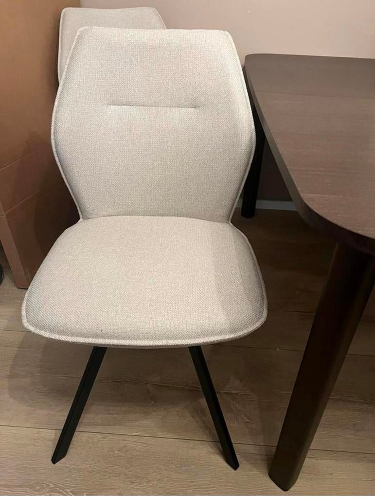 Mooie beige Eetstoelen 4 stuks ( bijna nieuw), Ophalen, Zo goed als nieuw, Vier