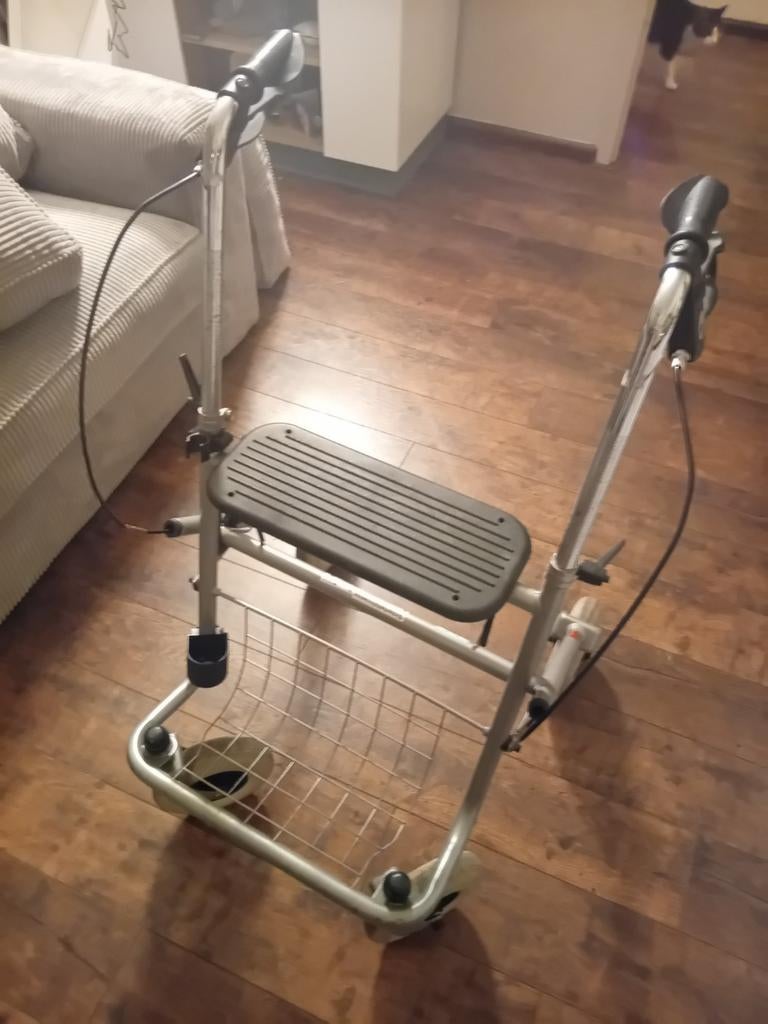 Inklapbare lichtgewicht rollator, Diversen, Ophalen, Lichtgewicht, Zo goed als nieuw