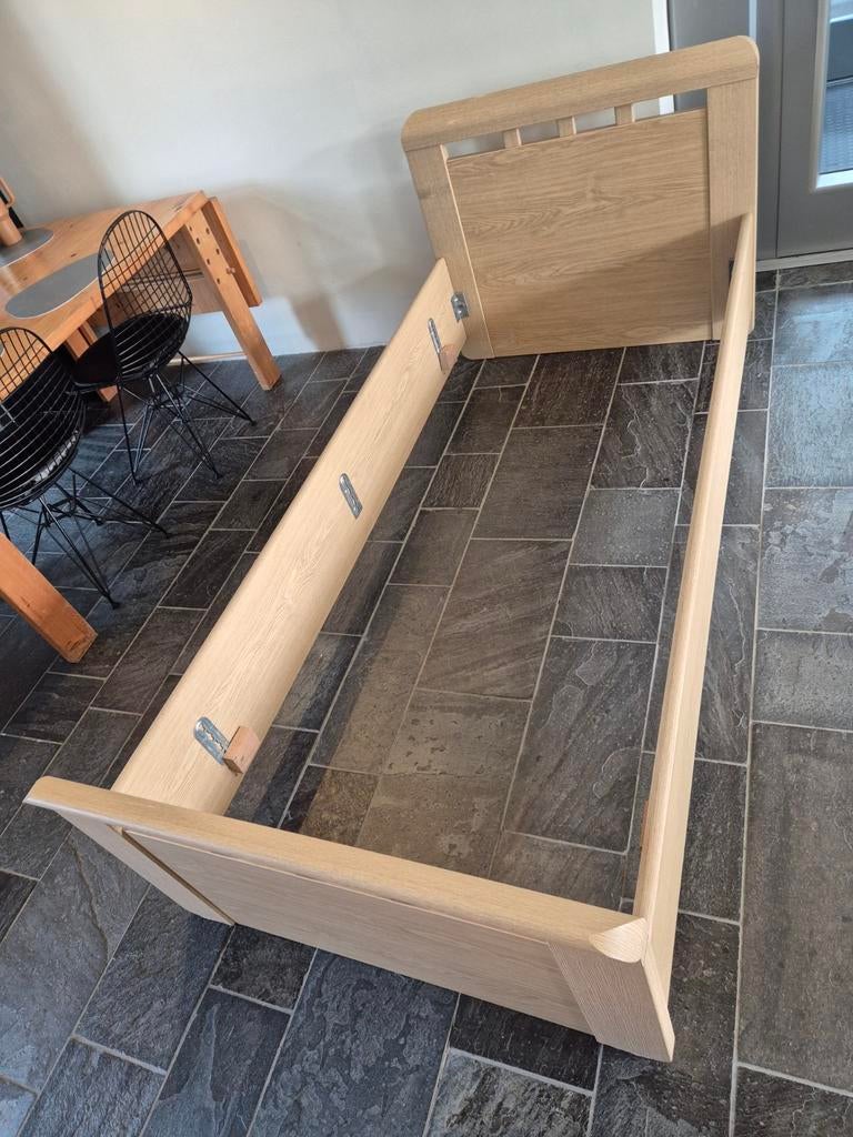 Gratis 90x200 bedframe met wieltjes (senioren), Ophalen, Gebruikt, 90 cm, Eenpersoons