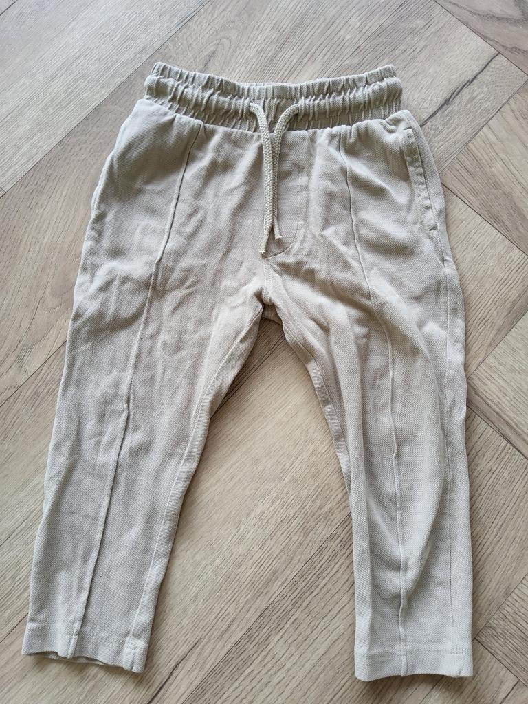 Stoere beige chino broek maat 98, Kinderen en Baby's, Kinderkleding | Maat 98, Ophalen of Verzenden, Gebruikt, Jongen of Meisje