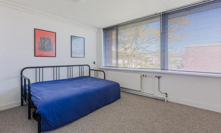 Ikea Bedframe - Uitschuifbaar, Huis en Inrichting, Slaapkamer | Bedden, Gebruikt, Eenpersoons, 80 cm, 200 cm, Metaal, Zwart, Verstelbaar