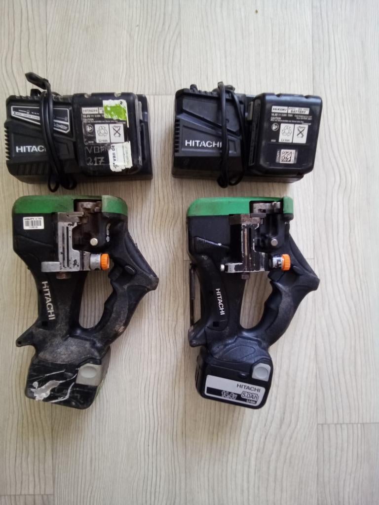 Hitachi Draadeindknipper 14.4V, Ophalen, Zo goed als nieuw