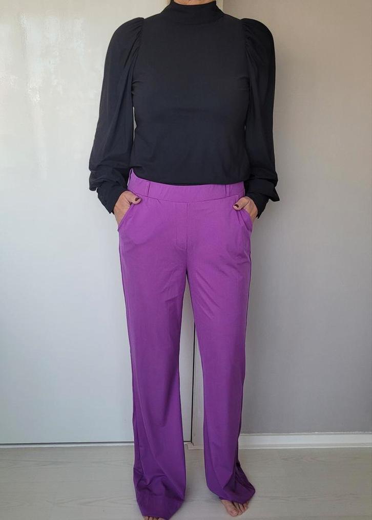 Studio Anneloes Flair broek XL met satijnglansje Fuchsia, Kleding | Dames, Broeken en Pantalons, Zo goed als nieuw, Maat 46/48 (XL) of groter