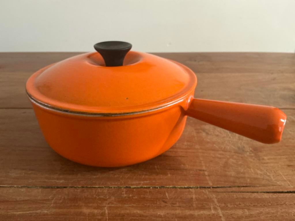 Le Creuset Gietijzeren Steelpan/Sauspan 20cm Oranje, Ophalen of Verzenden, Gebruikt, Gietijzer, Overige typen