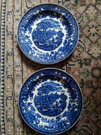 Twee antieke wandborden P. Regout Maastricht Amazone, Verzenden