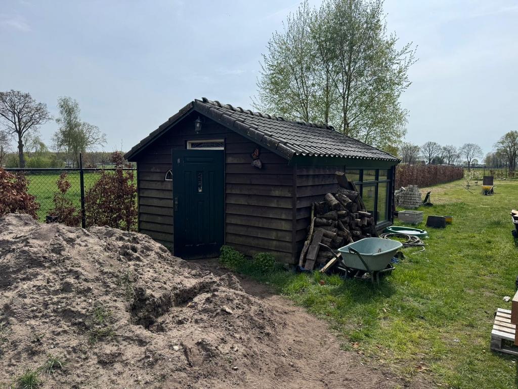 Robuuste houten schuur / berging met ramen en pannendak, Ophalen, Gebruikt, Hout, Overige typen