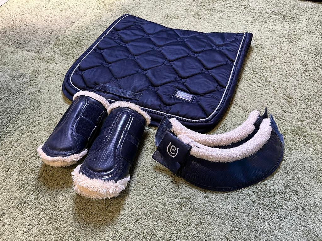 Equestrian stockholm dekje, peesbeschermers, springschoenen., Dieren en Toebehoren, Paarden en Pony's | Dekens en Dekjes, Ophalen of Verzenden