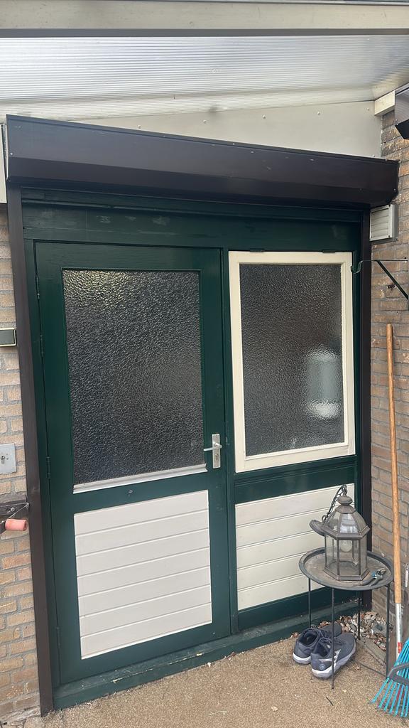 Rolluik elektrisch bedienbaar, Doe-het-zelf en Verbouw, Rolluiken, Ophalen, Gebruikt, Bruin, 200 cm of meer