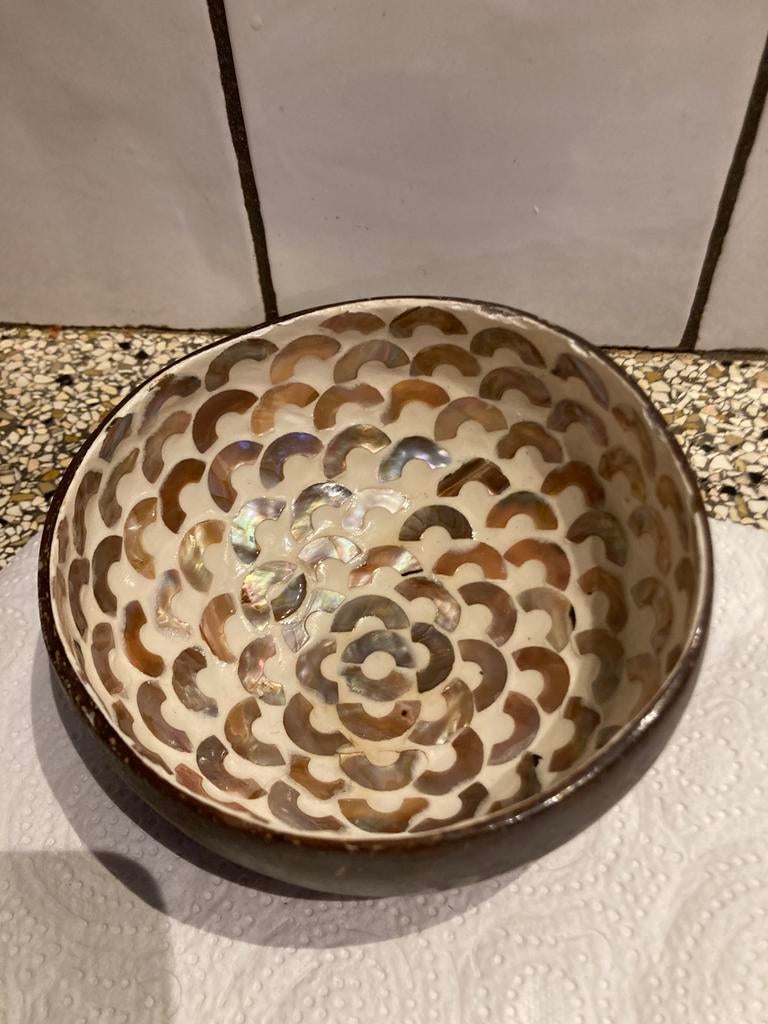 Mooie kokosnoot schaal, Ophalen of Verzenden, Zo goed als nieuw, Rond, Glas