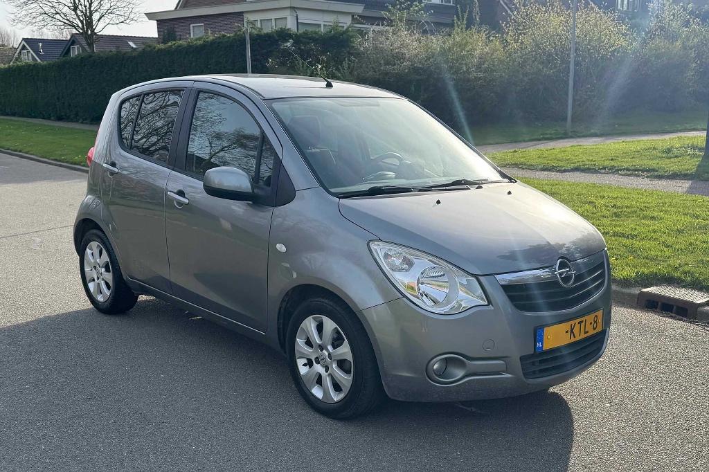 Opel Agila 1.2 16V 2010 Grijs, Auto's, Voorwielaandrijving, Stof, 40 €/maand, 4 cilinders