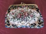 MOOI GEBORDUURD KNIP PORTEMONEETJE ,CURIOSA, Antiek en Kunst, Ophalen of Verzenden