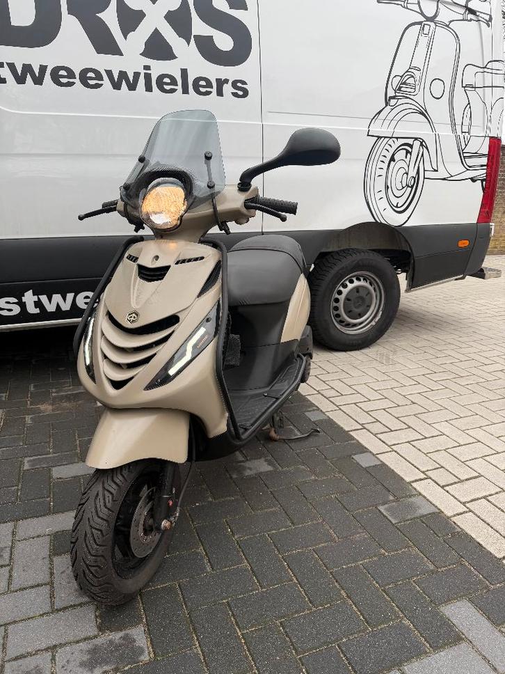 Piaggio zip 2022 BROM 4t3v EURO5 19560km EERSTE eigenaar, Fietsen en Brommers, Scooters | Piaggio, Zo goed als nieuw, Zip, Maximaal 45 km/u