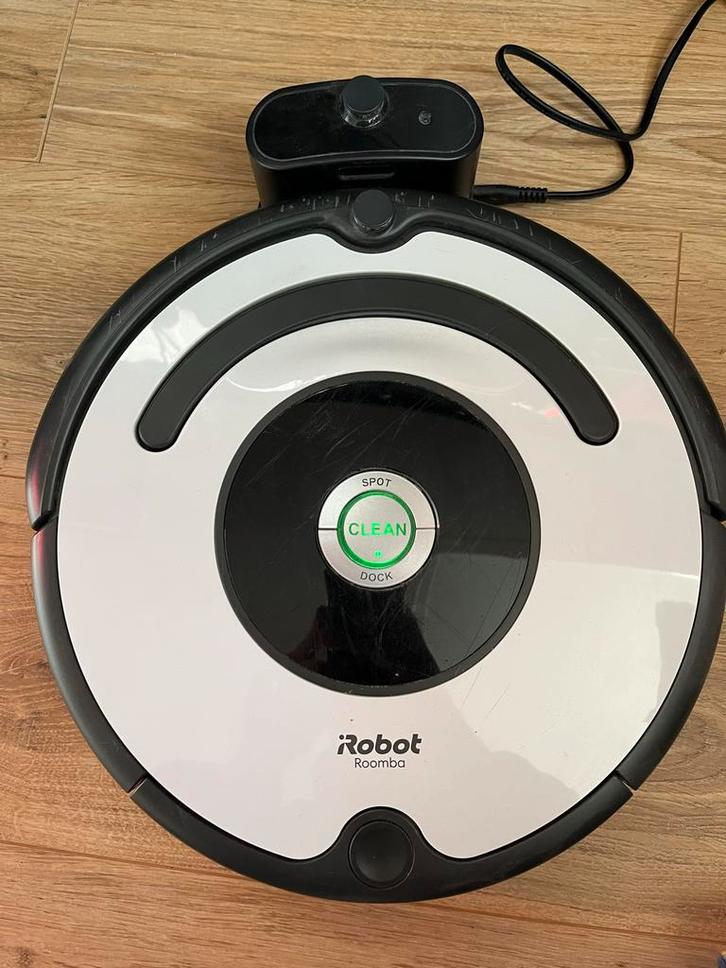 iRobot Roomba Wifi Robotstofzuiger met laadstation, Witgoed en Apparatuur, Stofzuigers, Gebruikt, Robotstofzuiger, Reservoir, Ophalen