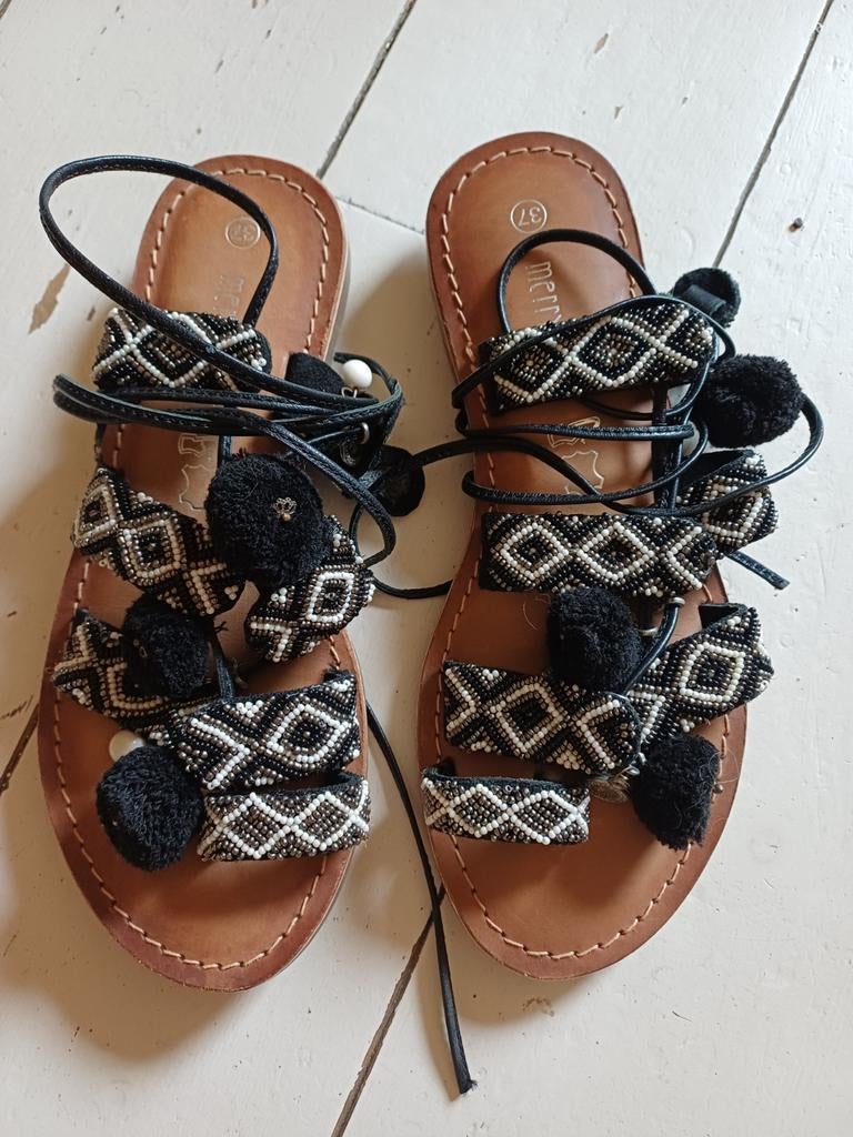 Mooie open schoenen binden om het boven been maat 37, Kleding | Dames, Schoenen, Ophalen of Verzenden, Zo goed als nieuw, Zwart