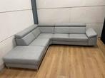 Mooie luxe grijze hoek slaapbank met hoofdsteunen GEREINIGD!