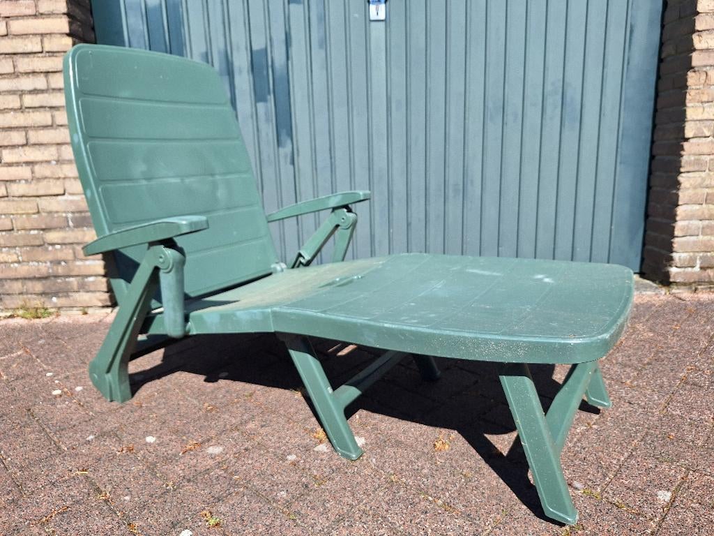 Opvouwbare Ligstoel kunststof met nieuw kussen, Ophalen, Gebruikt, Kunststof