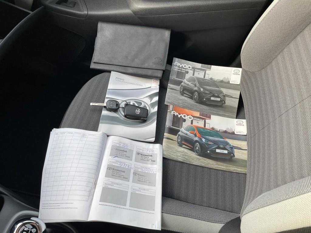 Toyota AYGO 1.0 VVT-I X-PLAY, Carplay, Camera, Isofix, Deale, Auto's, Voorwielaandrijving, 4 stoelen, Wit, Origineel Nederlands