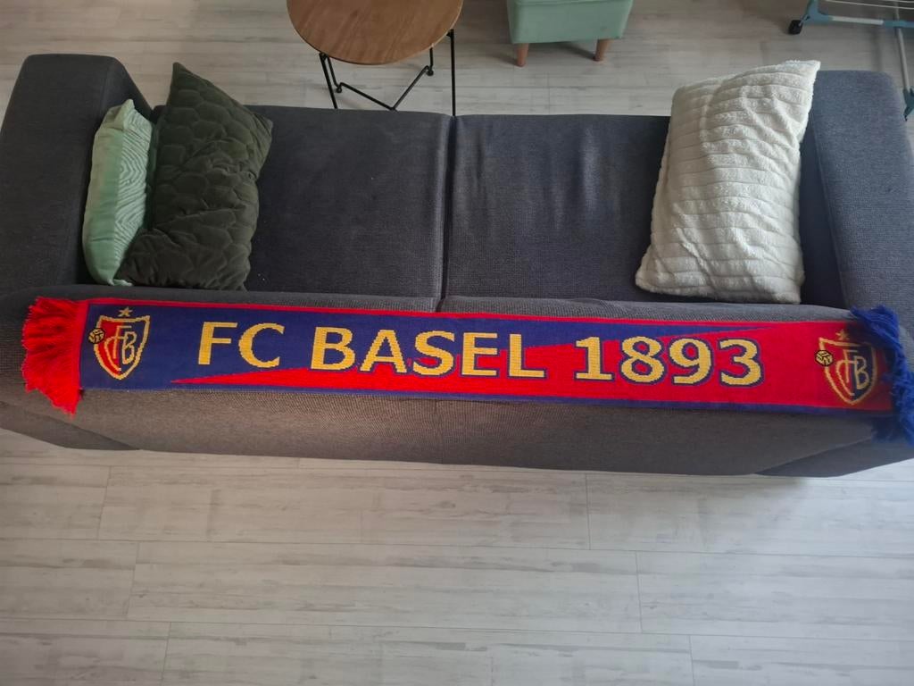FC Basel 1893 Sjaal - Voetbal Fan Sjaal, Ophalen of Verzenden, Zo goed als nieuw, Buitenlandse clubs, Vaantje of Sjaal