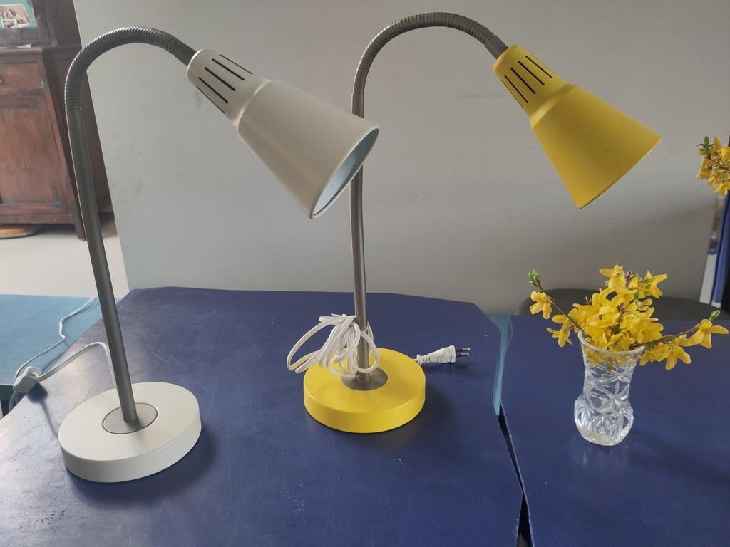 2x Ikea KVART vintage lampen geel en wit, Huis en Inrichting, Lampen | Tafellampen, Ophalen of Verzenden, Minder dan 50 cm