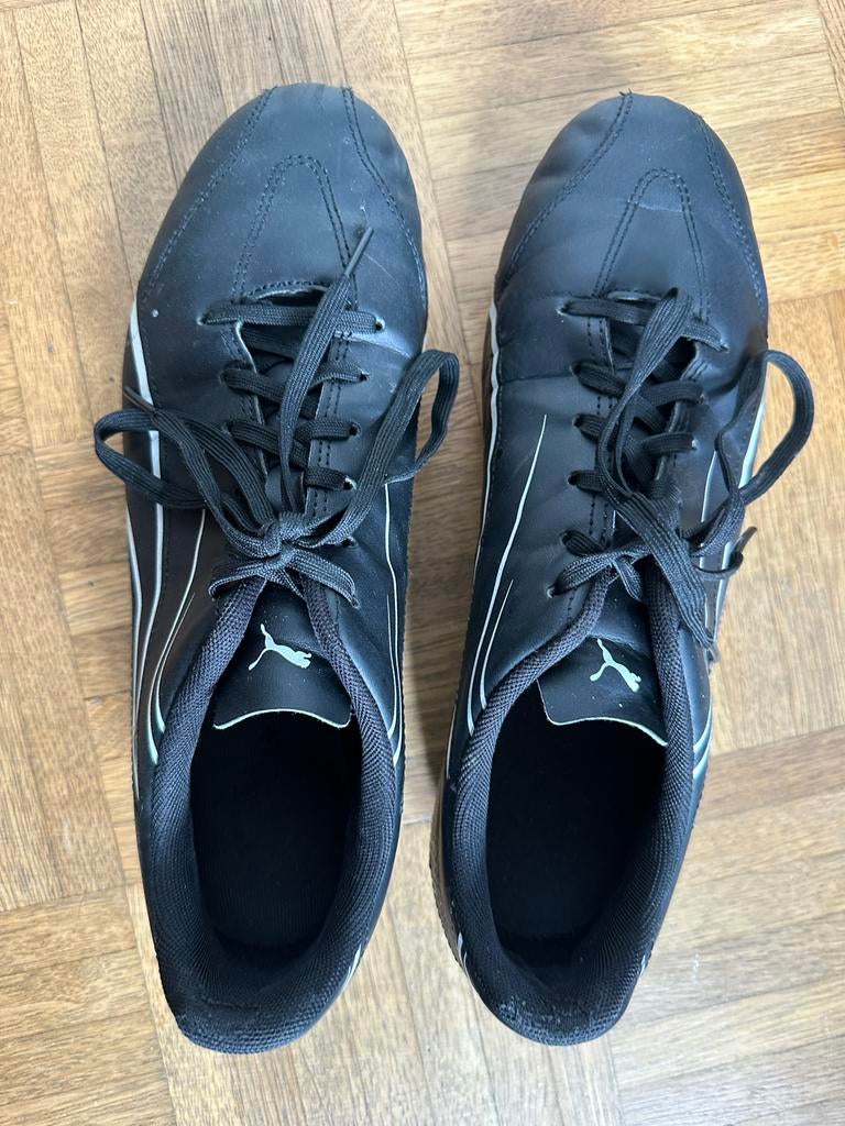 Puma Voetbalschoenen - Maat 43- Zwart, Sport en Fitness, Voetbal, Ophalen, Gebruikt, Schoenen, Maat M