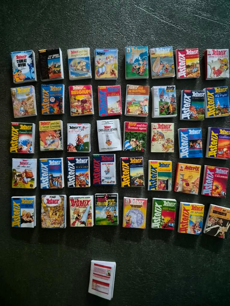 Asterix en Obelix - 41x mini poppenhuis boekjes, Verzamelen, Ophalen of Verzenden, Asterix en Obelix, Zo goed als nieuw, Beeldje of Figuurtje