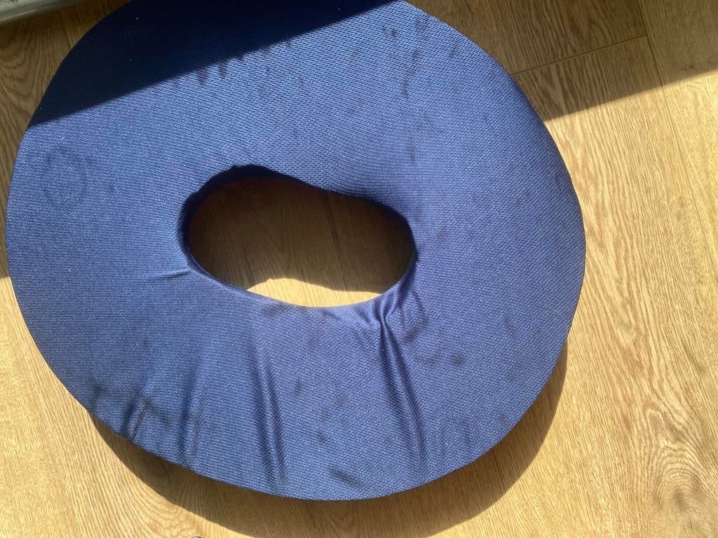 Memory Foam Donut Kussen - Comfortabel Zitkussen, Ophalen of Verzenden, Zo goed als nieuw, Overige typen