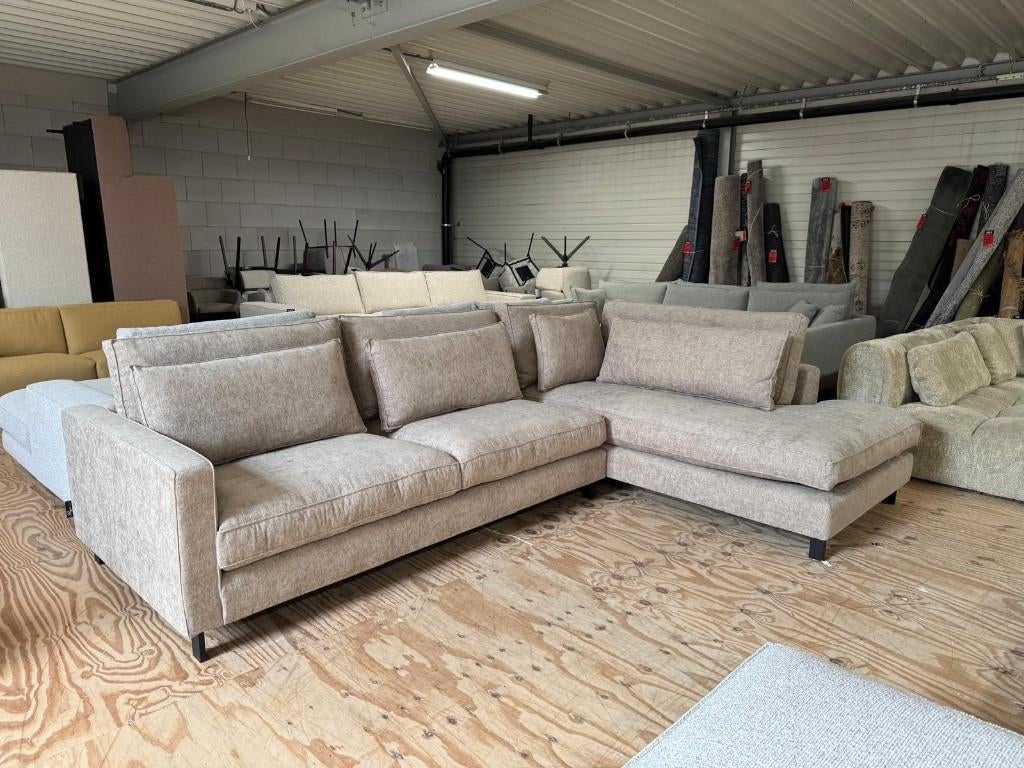 Hoekbank Gigi l Whoon l Room108 l van €2625,- voor €1599,-, Ophalen, 100 tot 125 cm, Hoekbank, 300 cm of meer