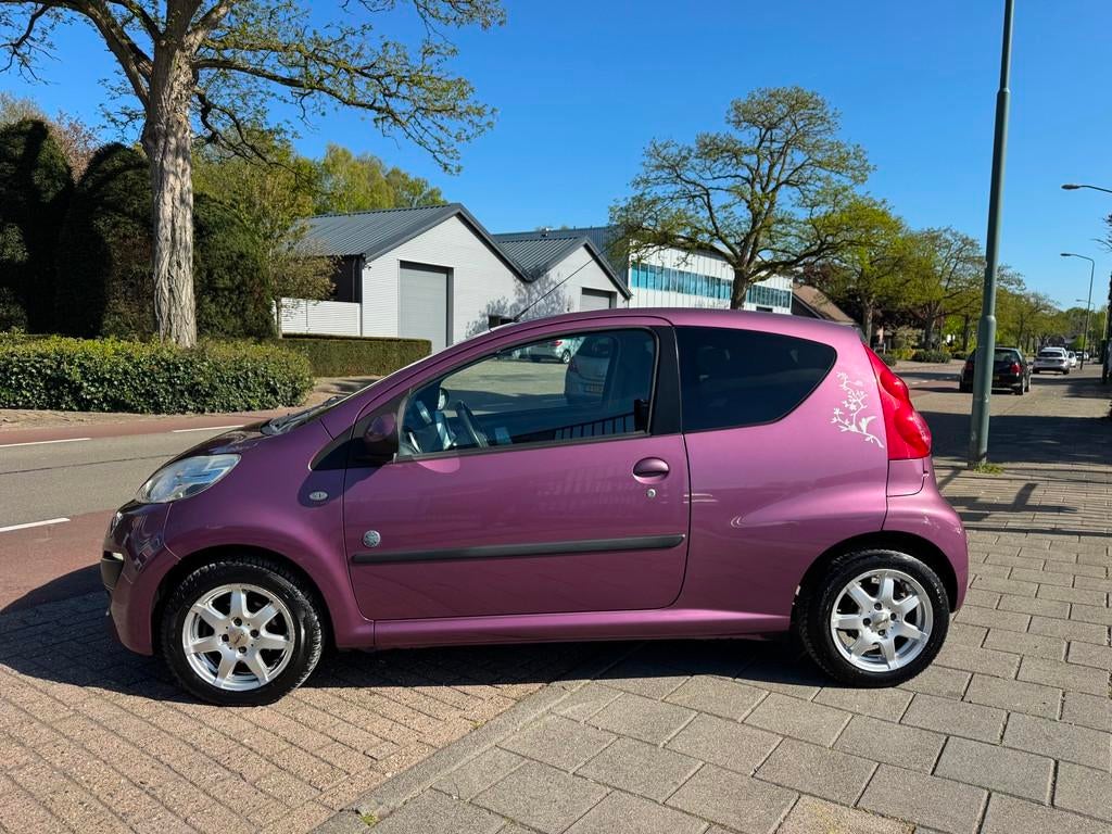 Peugeot 107 1.0 Envy A-C Elek Pakket Lmv Led Nw Apk, Voorwielaandrijving, Stof, Gebruikt, Overige kleuren