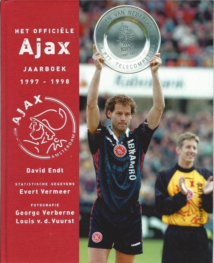 Het officiële Ajax Jaarboek 1997-1998, Boeken, Sportboeken, Zo goed als nieuw, Balsport, Ophalen of Verzenden