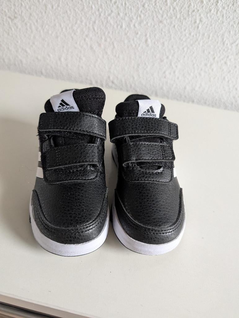 Adidas schoenen kind/kleuter, Kinderen en Baby's, Kinderkleding | Schoenen en Sokken, Adidas, Jongen of Meisje, Schoenen, Ophalen of Verzenden