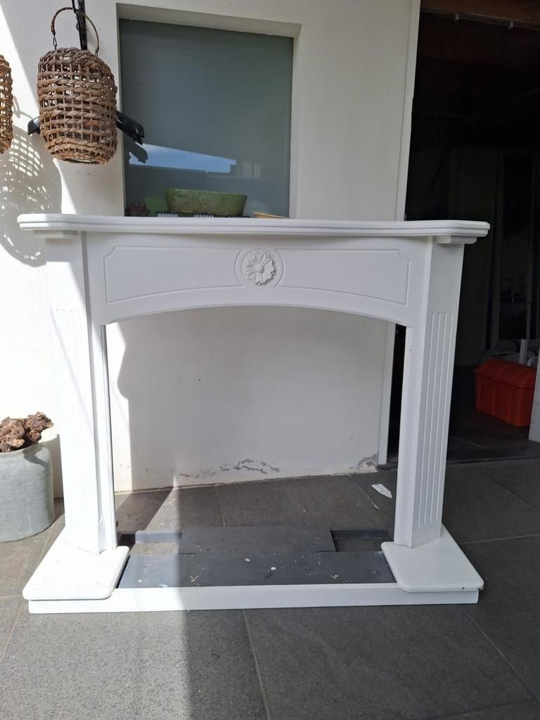 Witte decoratieve schouw/sfeerhaard, Ophalen, Vrijstaande haard, Elektrische haard