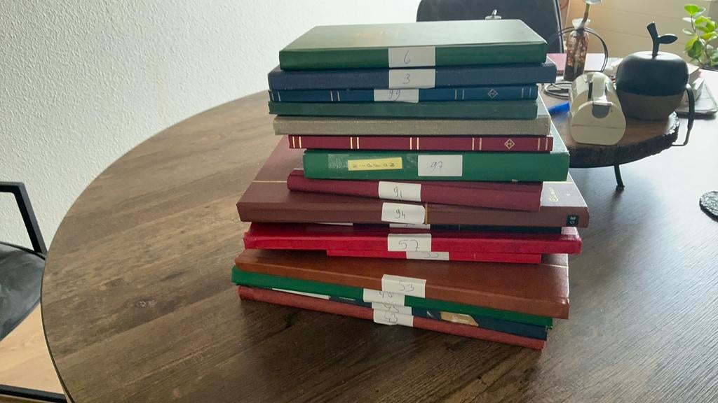 Verzameling postzegels in 16 stockboeken, diverse landen, Ophalen of Verzenden, Buitenland