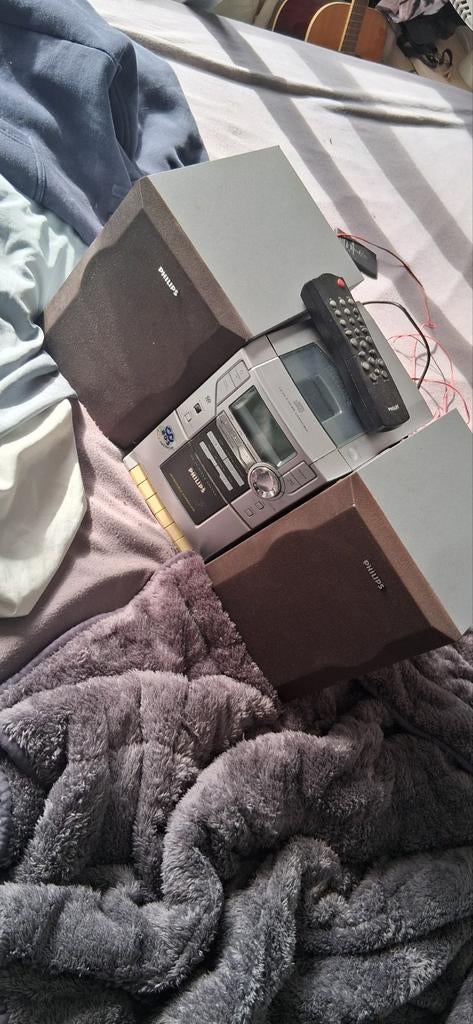 Mooie Philips radio met speakers - wegens nieuwe stereo, Ophalen