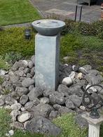 Waterschaal op pilaar  en grote keien, Ophalen of Verzenden, Zo goed als nieuw, Beton, Overige typen