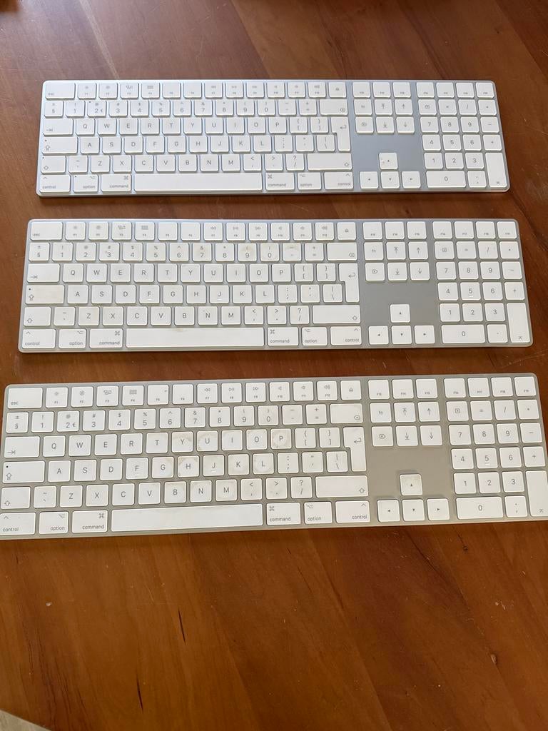 Apple Magic Keyboard A1843 - 3 stuks, Computers en Software, Toetsenborden, Ophalen of Verzenden, Qwerty, Zo goed als nieuw, Draadloos